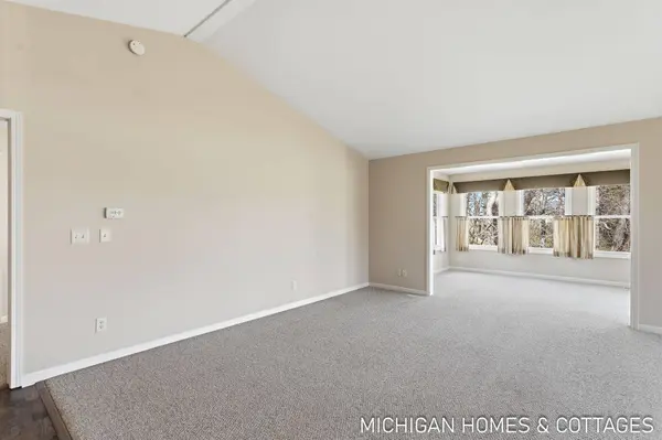 1535 Ashtyn Woods Parkway, Zeeland, MI 49464