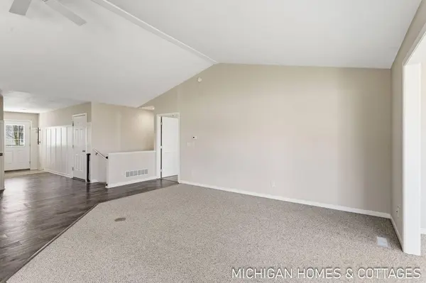 1535 Ashtyn Woods Parkway, Zeeland, MI 49464