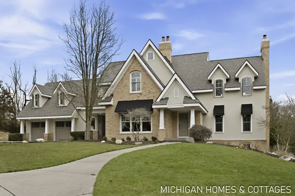 5484 Lakeshore Avenue, Holland, MI 49424