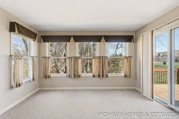 1535 Ashtyn Woods Parkway, Zeeland, MI 49464