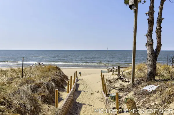 6700 Ratcliff Drive, Macatawa, MI 49434