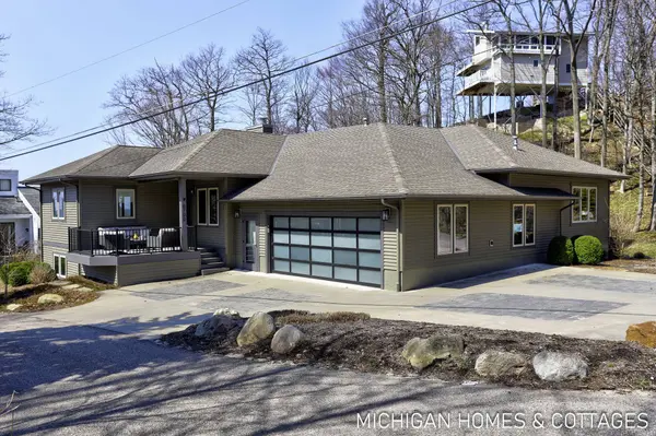 6700 Ratcliff Drive, Macatawa, MI 49434