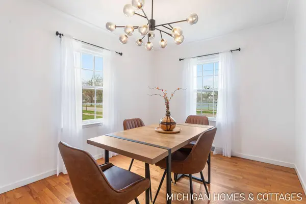 142 W 22nd Street, Holland, MI 49423