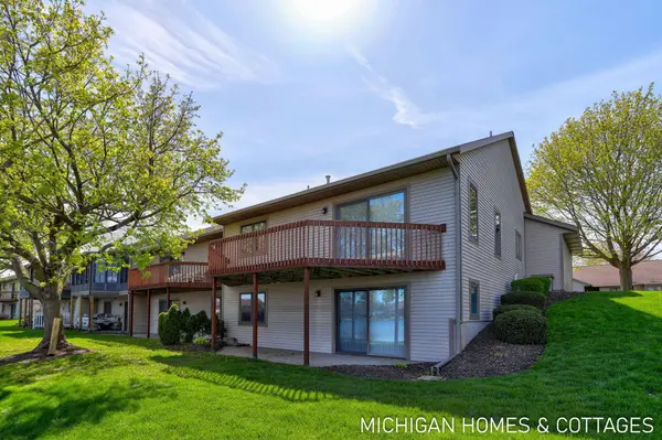 1674 Lakeview Drive, Zeeland, MI 49464