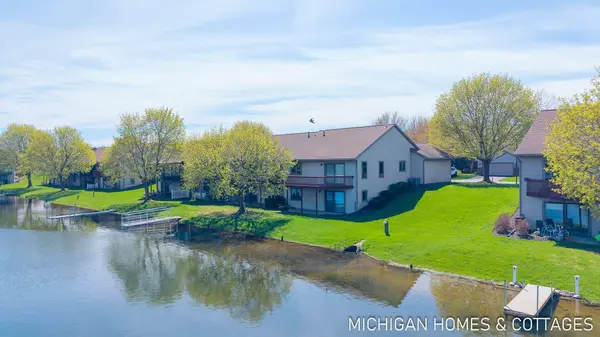 1674 Lakeview Drive, Zeeland, MI 49464