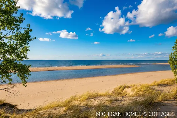 719 Golfview Drive, Douglas, MI 49406
