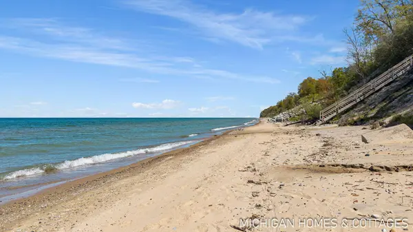 1484 71st Street, Fennville, MI 49408