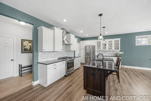 14052 Phoenix Place, Holland, MI 49424