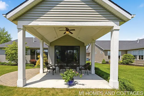 14052 Phoenix Place, Holland, MI 49424