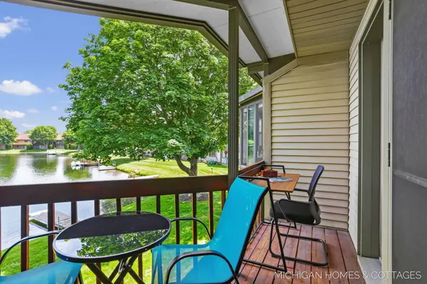 1644 Lakeview Drive, Zeeland, MI 49464