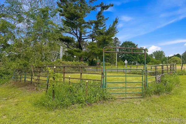 2695 62nd Street, Fennville, MI 49408