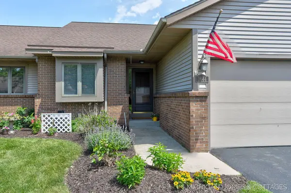 1644 Lakeview Drive, Zeeland, MI 49464