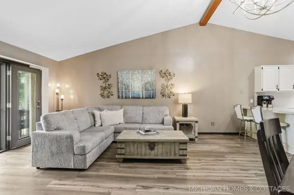 1644 Lakeview Drive, Zeeland, MI 49464