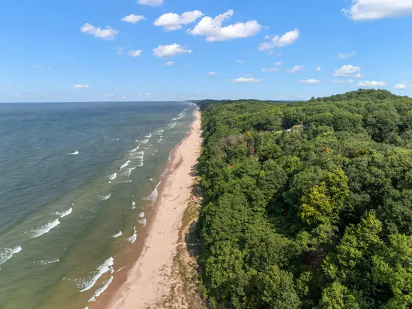 5959 Lake Harbor Road, Muskegon, MI 49441