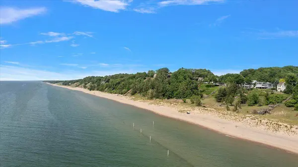 368 S Lakeshore Drive, Holland, MI 49424