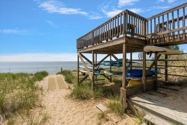 368 S Lakeshore Drive, Holland, MI 49424