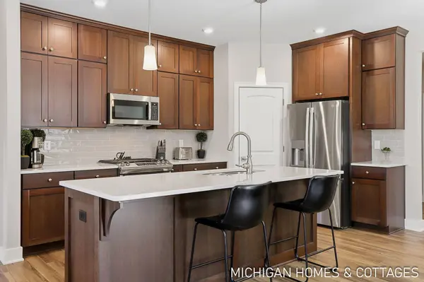 14215 Clubside Lane, Holland, MI 49424