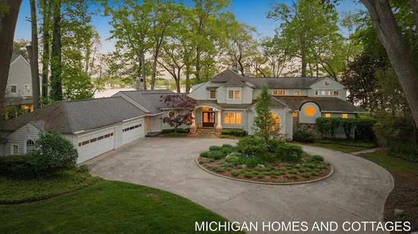 714 N Shore Drive, Holland, MI 49424