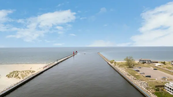 529 Miller Drive #202, Grand Haven, MI 49417