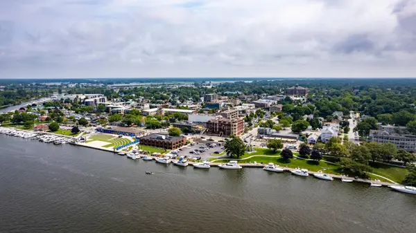 529 Miller Drive #202, Grand Haven, MI 49417