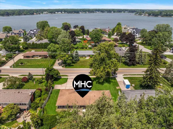 838 S Shore Drive, Holland, MI 49423