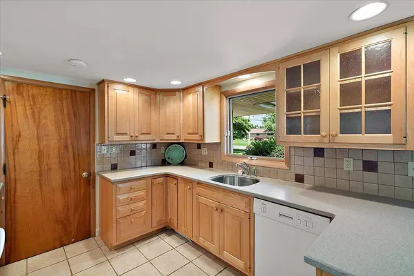838 S Shore Drive, Holland, MI 49423