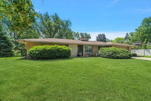 838 S Shore Drive, Holland, MI 49423