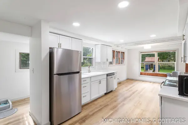752 Jordan Lake Avenue, Lake Odessa, MI 48849