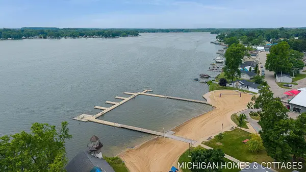 752 Jordan Lake Avenue, Lake Odessa, MI 48849
