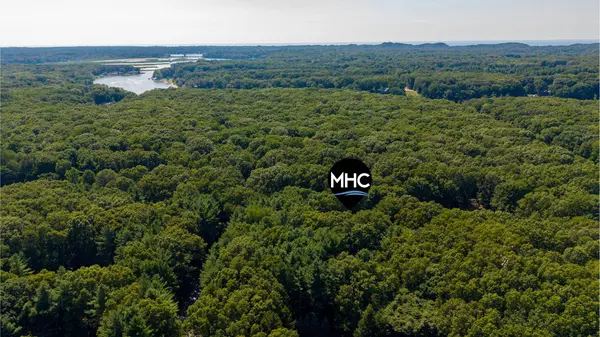 6195 Bayou Trail, Saugatuck, MI 49453