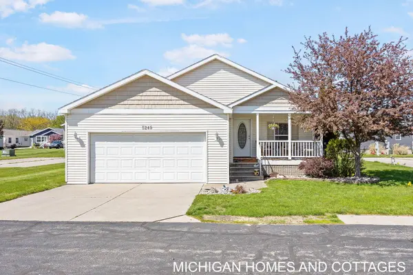 5245 W Scenic Turn Lane, Holland, MI 49423