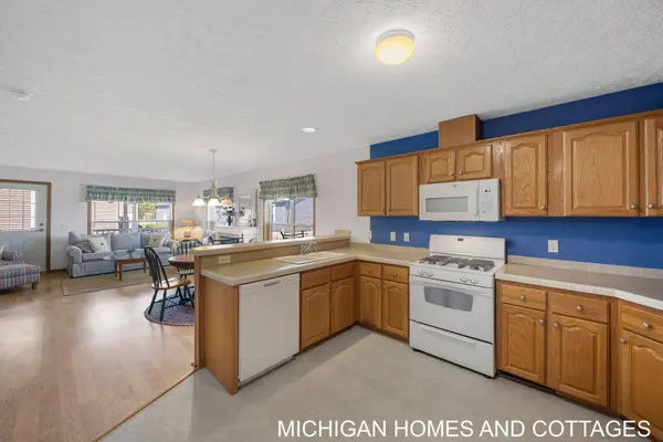 5245 W Scenic Turn Lane, Holland, MI 49423