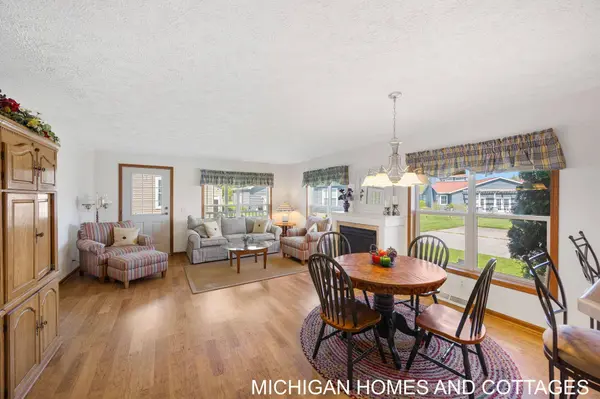 5245 W Scenic Turn Lane, Holland, MI 49423