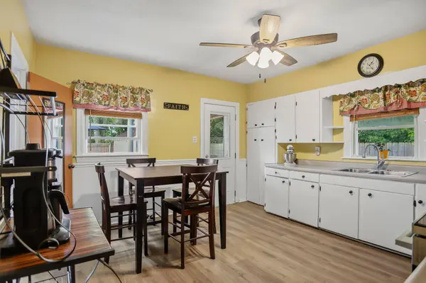 33 S State Street, Zeeland, MI 49464