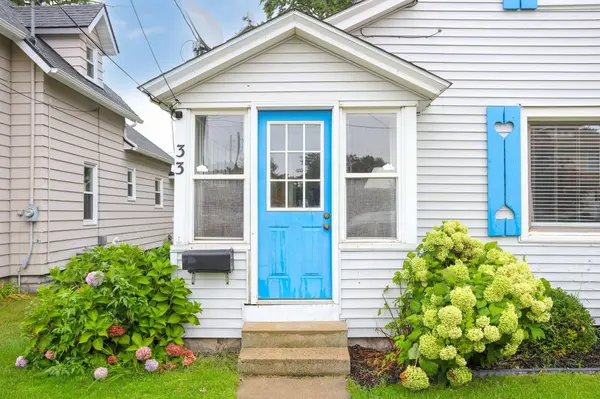 33 S State Street, Zeeland, MI 49464