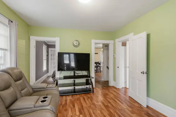 33 S State Street, Zeeland, MI 49464