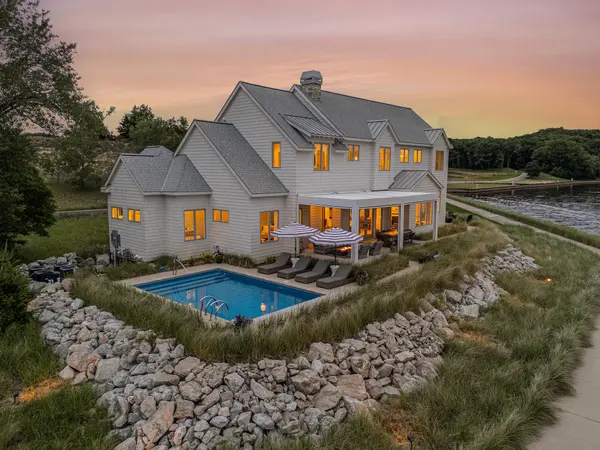 6736 Saugatuck Beach Road, Saugatuck, MI 49453