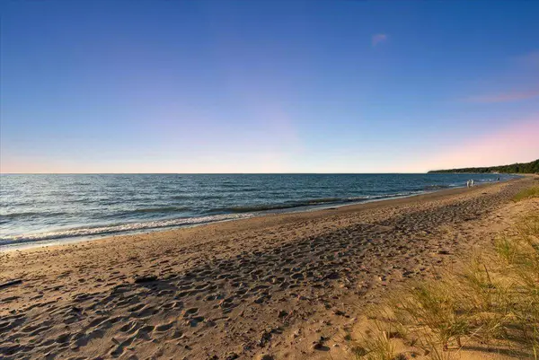 2230 Lakeshore Drive, Fennville, MI 49408