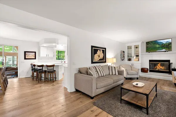 997 Singapore Drive, Saugatuck, MI 49453