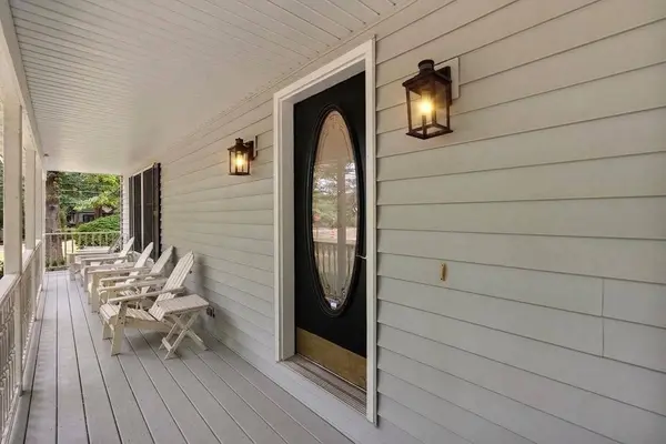997 Singapore Drive, Saugatuck, MI 49453