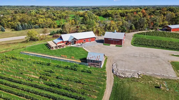 2255 Indian Lakes NW Road, Kent City, MI 49330