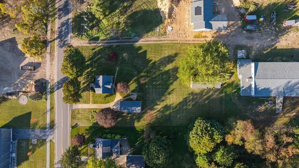 187 N 160th Avenue, Holland, MI 49424