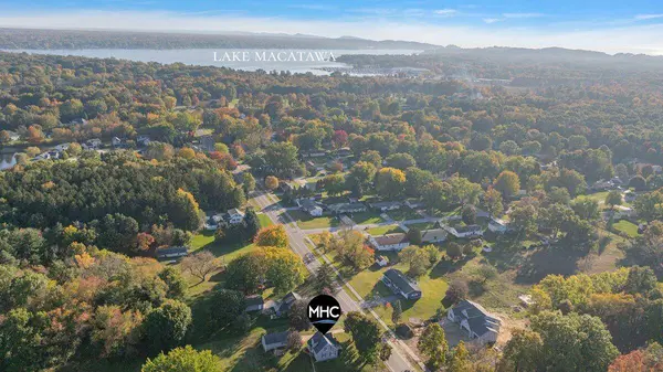 187 N 160th Avenue, Holland, MI 49424