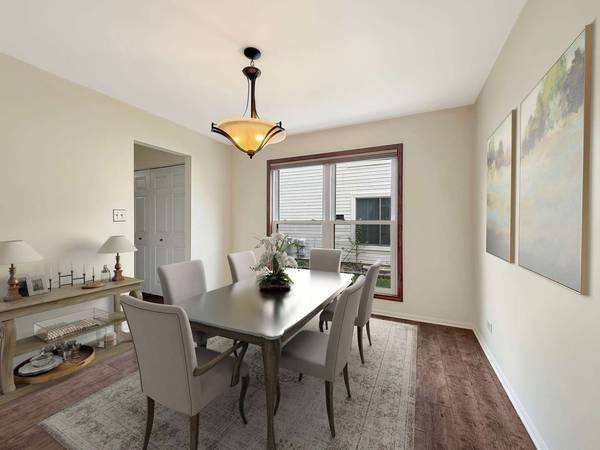 2 HUMMINGBIRD LN, Streamwood, IL 60107