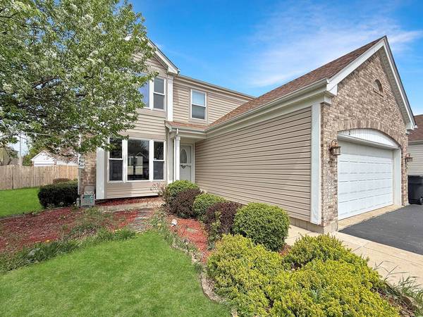 2 HUMMINGBIRD LN, Streamwood, IL 60107