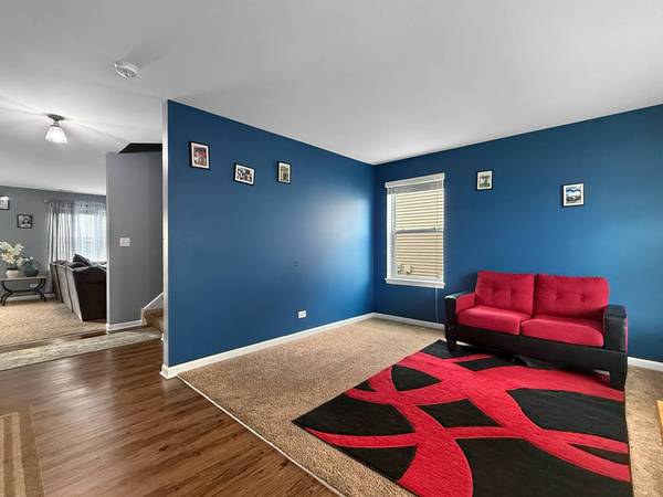 251 Maryland LN, Pingree Grove, IL 60140