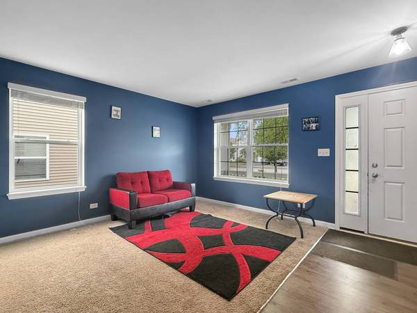 251 Maryland LN, Pingree Grove, IL 60140