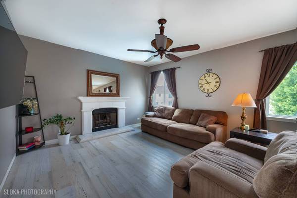 728 Kathi DR, Hampshire, IL 60140