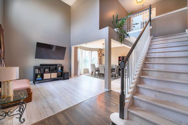 728 Kathi DR, Hampshire, IL 60140