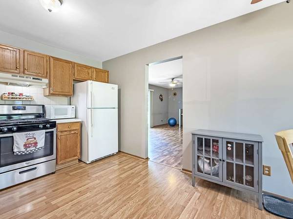 203 N Huntington DR, Mchenry, IL 60050